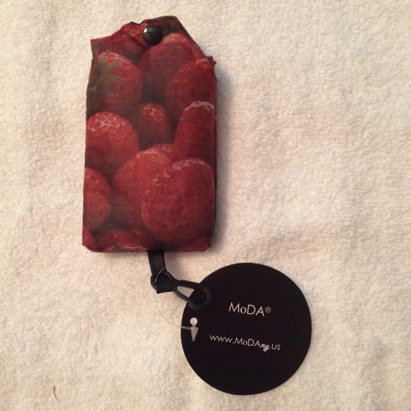 🍓NWT Reusable & Foldable Eco-Friendly Tote Bag🍓 - Picture 6 of 8